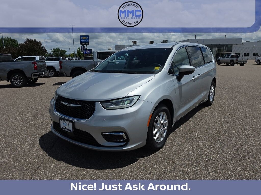 Used 2023 Chrysler Pacifica Touring L Van Passenger Van
