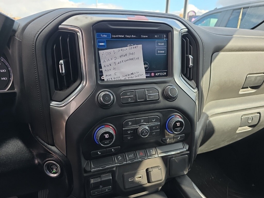 2021 Chevrolet Silverado 1500 LT Trail Boss photo 3