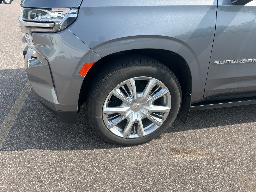 Used 2021 Chevrolet Suburban High Country with VIN 1GNSKGKL0MR354712 for sale in Mankato, Minnesota