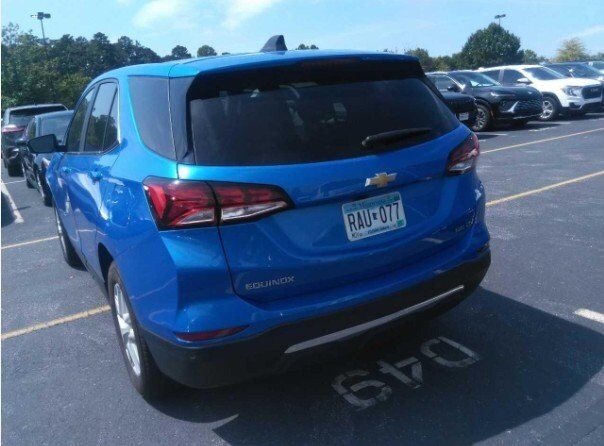 2024 Chevrolet Equinox LT photo 2