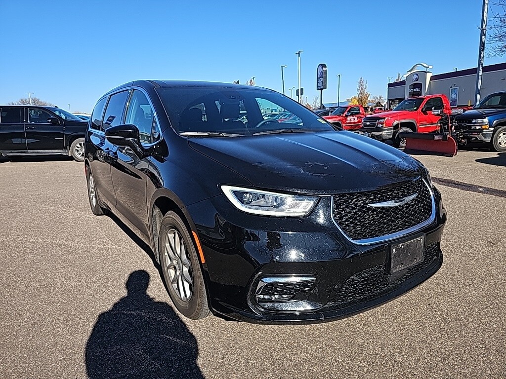 2025 Chrysler Pacifica photo 3