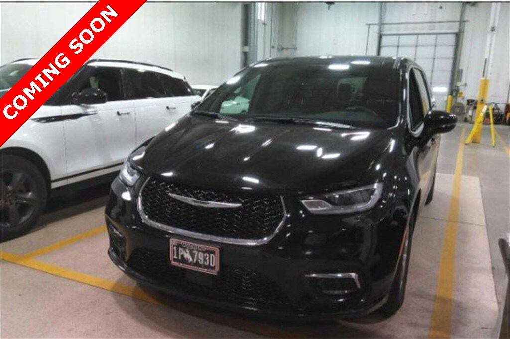 Used 2025 Chrysler Pacifica Select Van Passenger Van