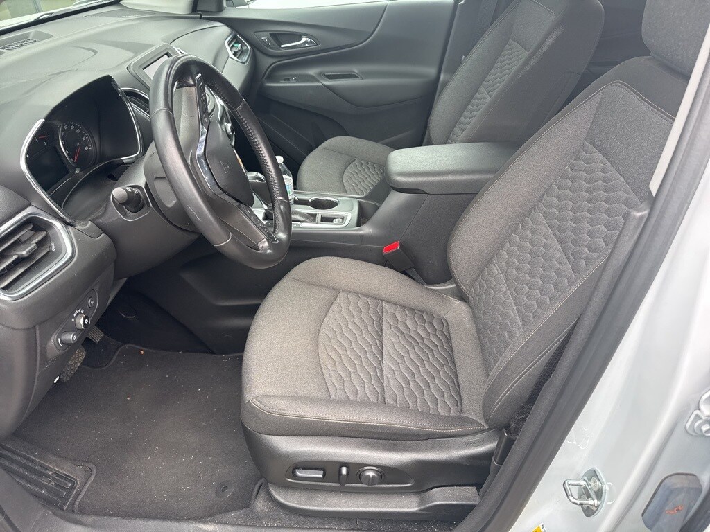 2021 Chevrolet Equinox LT photo 4