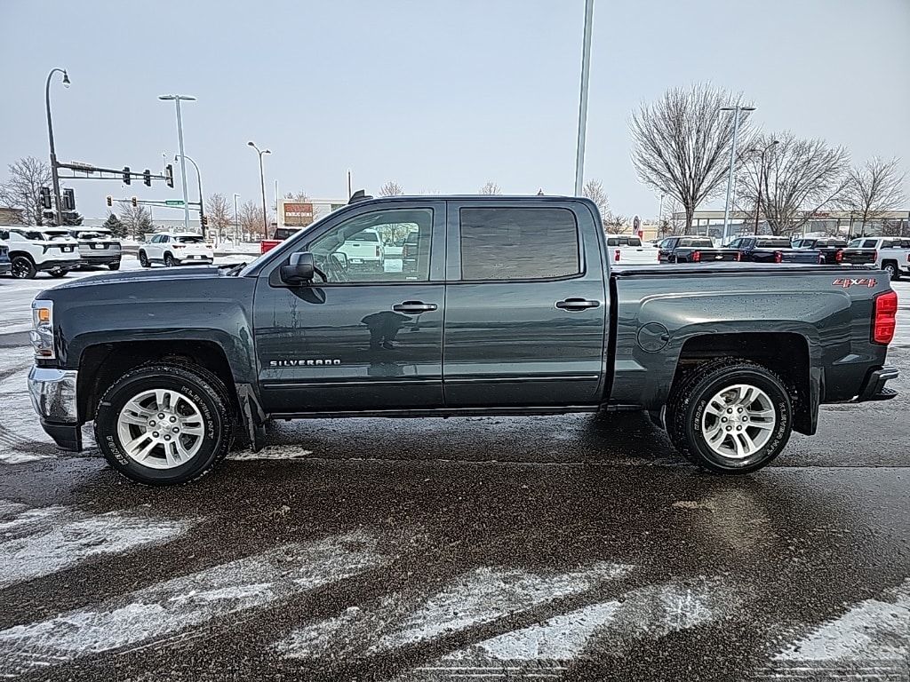 Used 2018 Chevrolet Silverado 1500 LT with VIN 3GCUKREC1JG259872 for sale in Mankato, Minnesota