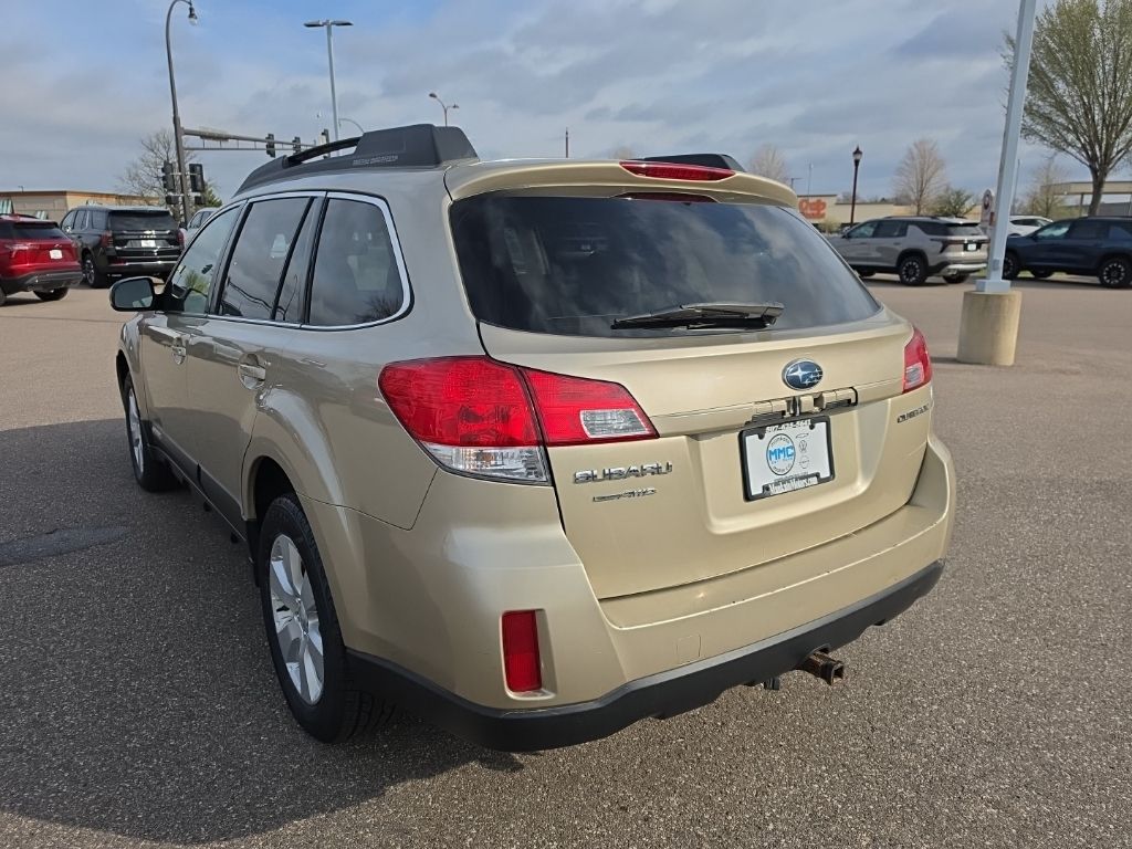 Used 2010 Subaru Outback I Premium with VIN 4S4BRCCC9A3333704 for sale in Mankato, Minnesota