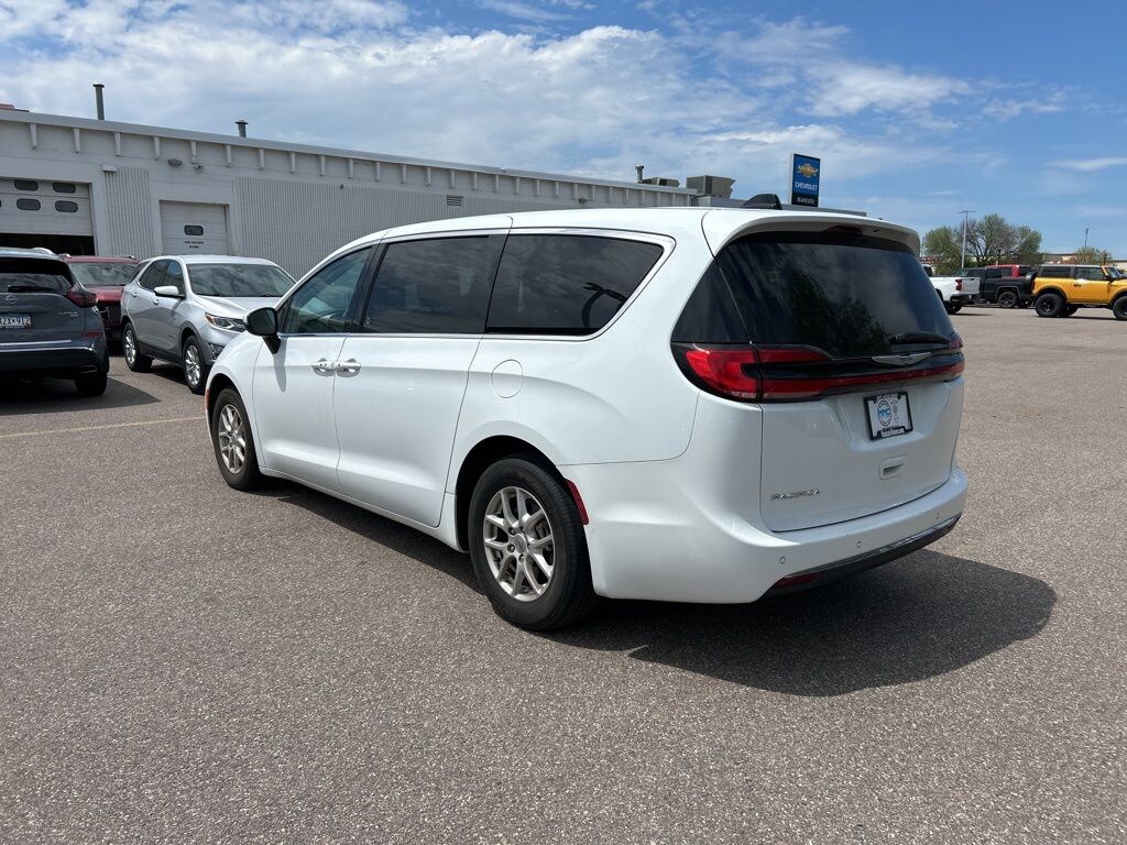 Used 2023 Chrysler Pacifica Touring L Van Passenger Van