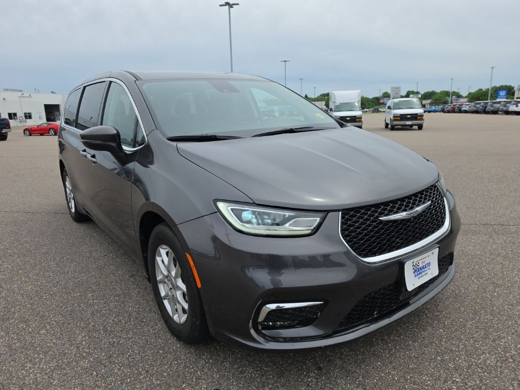 Used 2023 Chrysler Pacifica Touring L Van Passenger Van