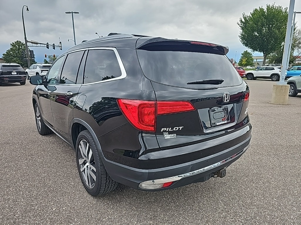 Used 2018 Honda Pilot Elite with VIN 5FNYF6H04JB064781 for sale in Mankato, Minnesota