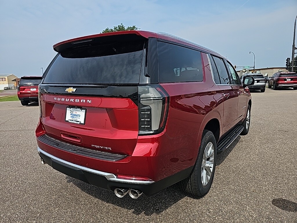 2025 Chevrolet Suburban Premier photo 3