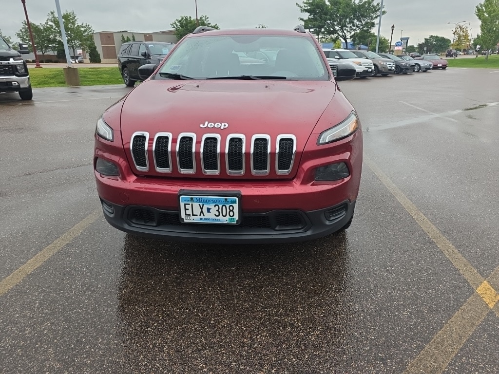Used 2015 Jeep Cherokee Sport with VIN 1C4PJMAB0FW615785 for sale in Mankato, Minnesota