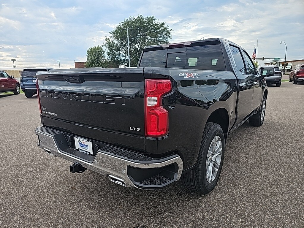 2026 Chevrolet Silverado 1500 LTZ photo 2