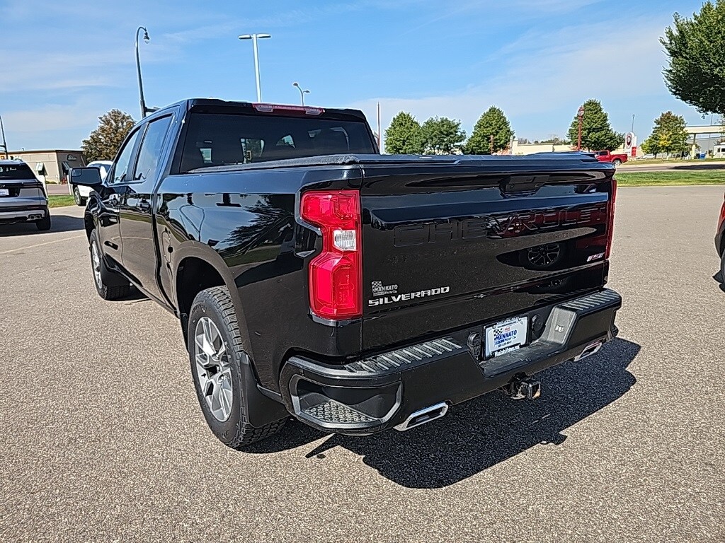 2022 Chevrolet Silverado 1500 RST photo 2