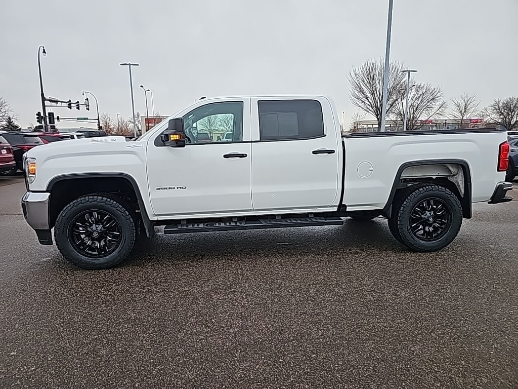 Used 2019 GMC Sierra 3500HD Base with VIN 1GT42TEY9KF253622 for sale in Mankato, Minnesota