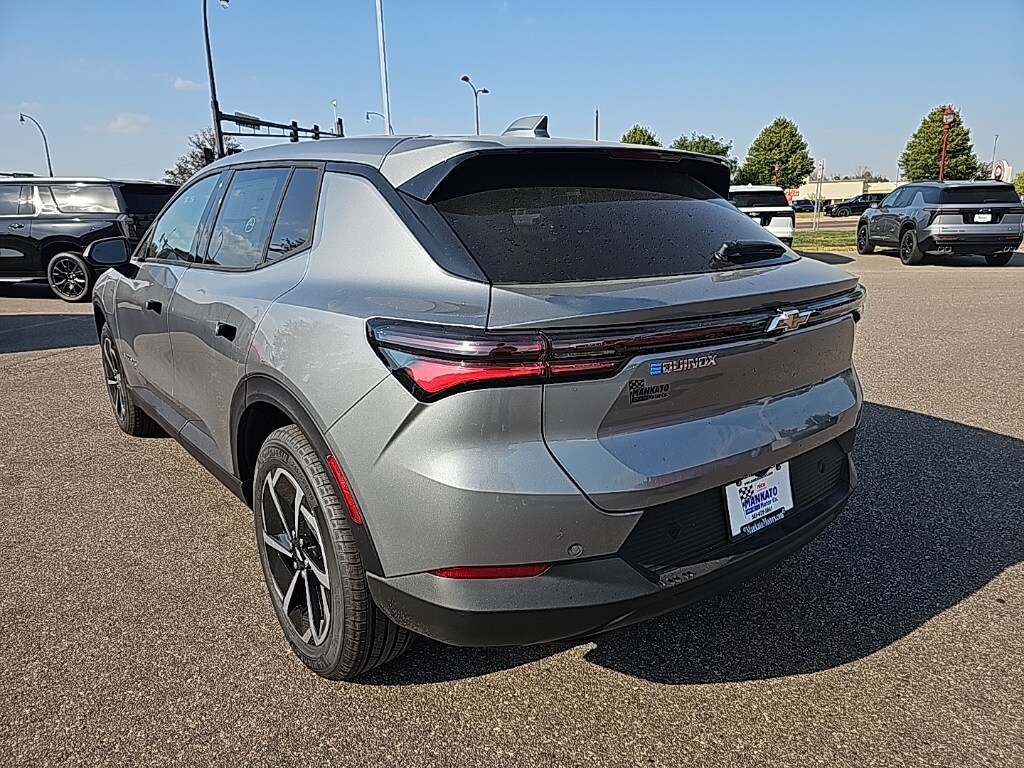 2026 Chevrolet Equinox EV 1LT photo 2