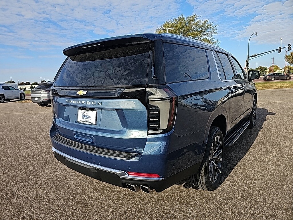 2026 Chevrolet Suburban High Country photo 3