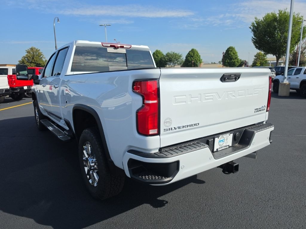 New 2026 Chevrolet Silverado 3500HD High Country Truck Crew Cab