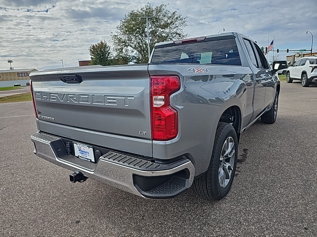 2026 Chevrolet Silverado 1500 LT photo 3