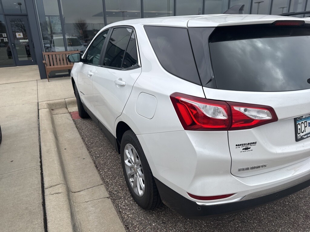 2021 Chevrolet Equinox LT photo 3