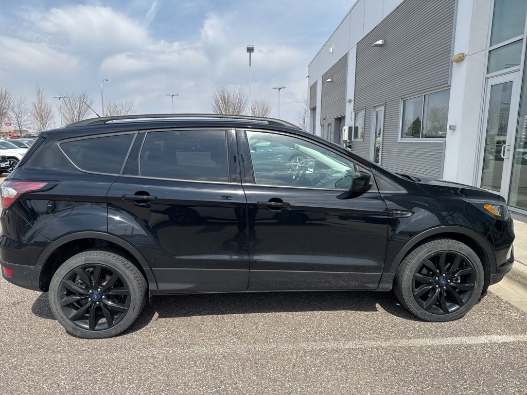Used 2017 Ford Escape SE SUV