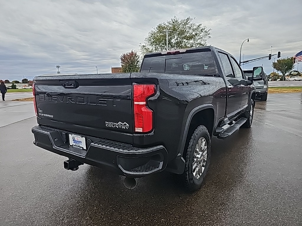 New 2026 Chevrolet Silverado 3500HD High Country Truck Crew Cab