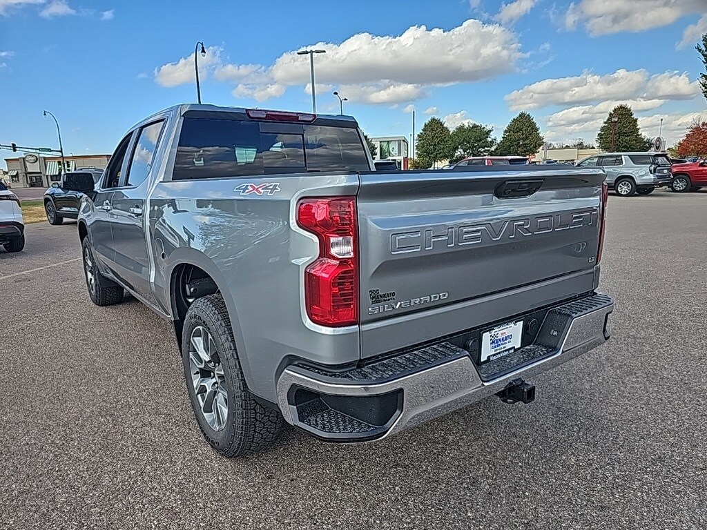 2026 Chevrolet Silverado 1500 LT photo 2