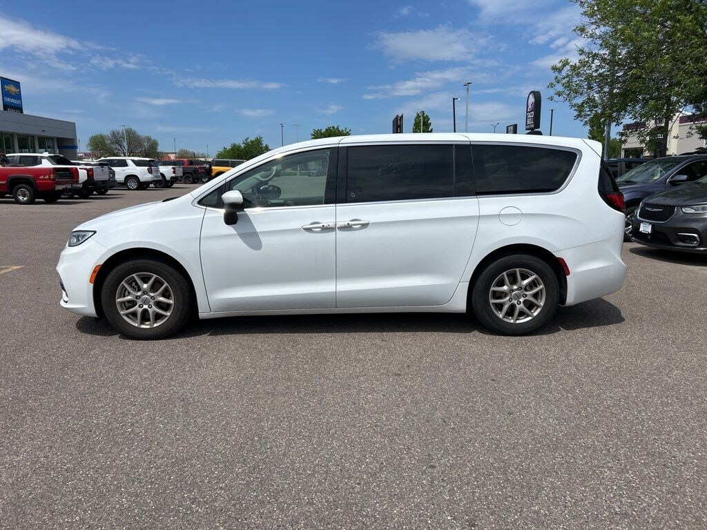 Used 2023 Chrysler Pacifica Touring L Van Passenger Van