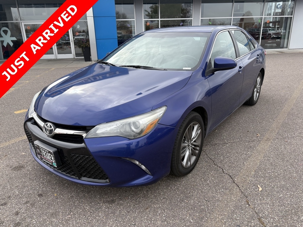 Used 2015 Toyota Camry SE Sedan