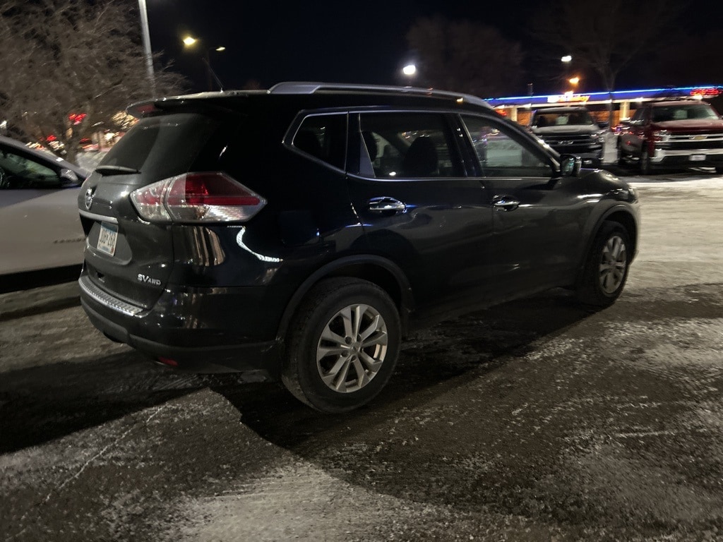 Used 2016 Nissan Rogue SV SUV