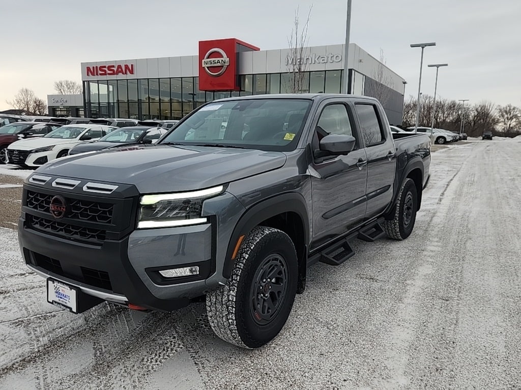 2026 Nissan Frontier PRO-4X's photo