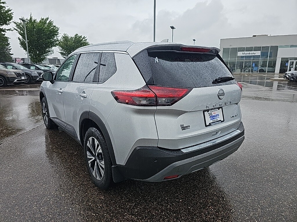 2023 Nissan Rogue SV photo 2
