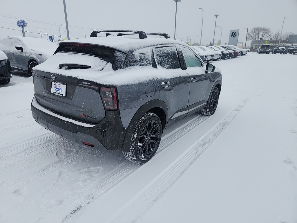 New 2026 Nissan Kicks SR SUV