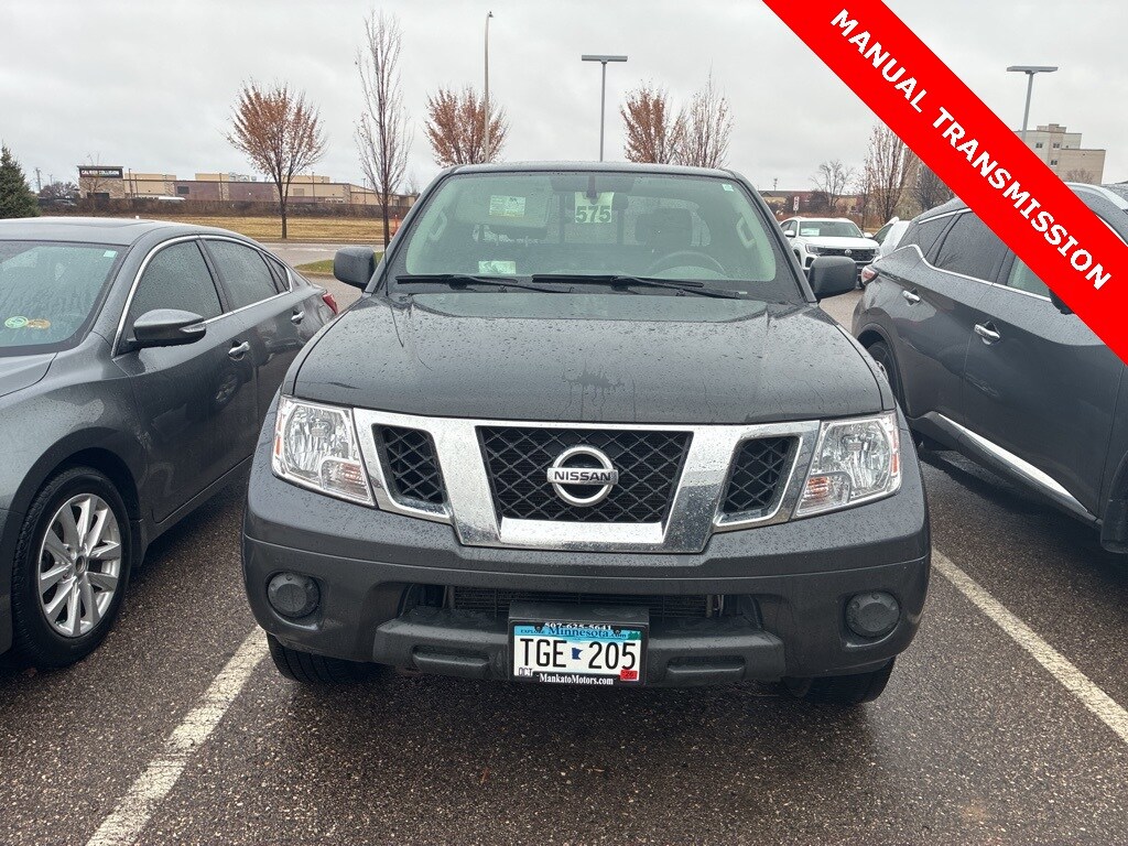 2012 Nissan Frontier SV photo 2