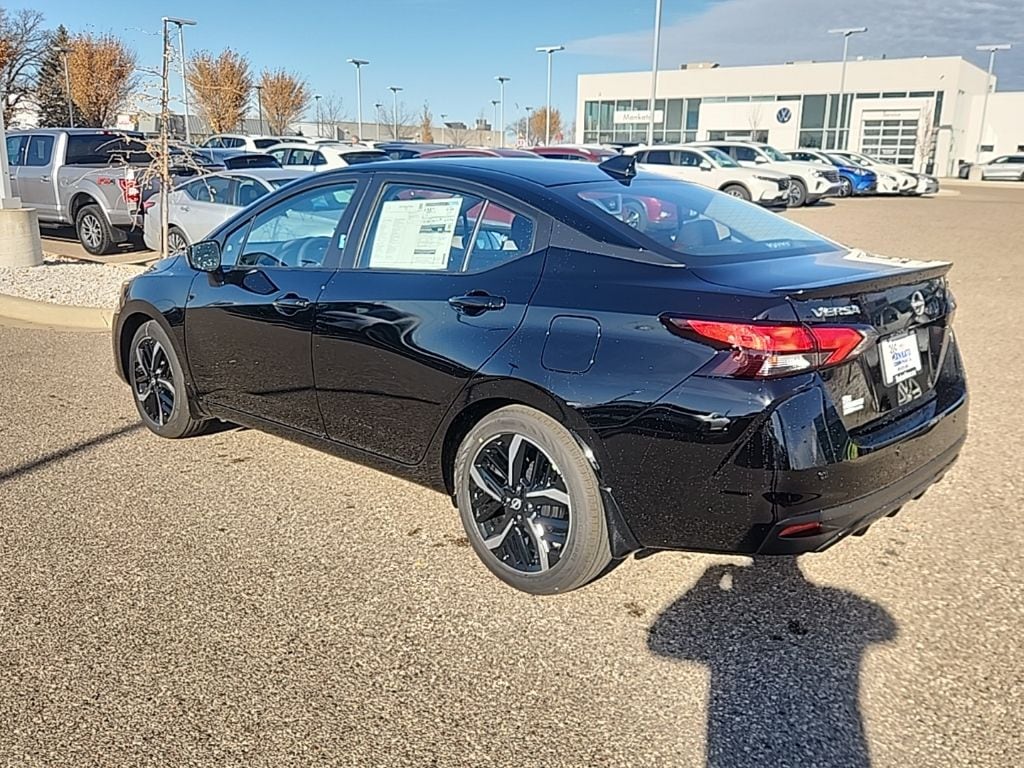 New 2025 Nissan Versa 1.6 SR Sedan