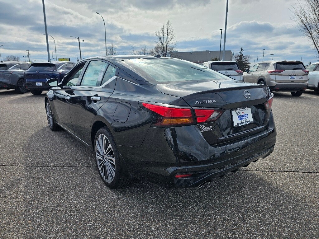 2025 Nissan Altima 2.5 SL photo 3