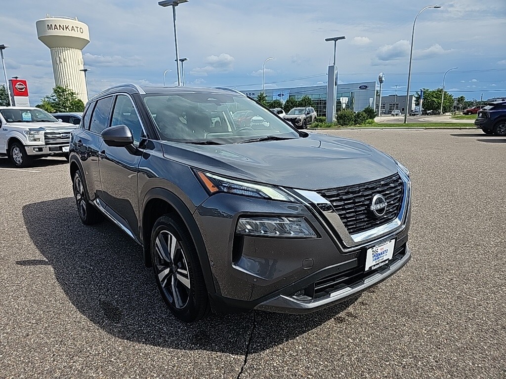 2022 Nissan Rogue SL AWD photo 2