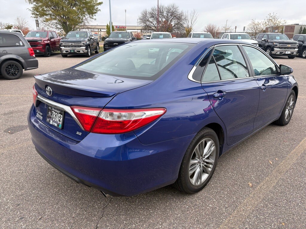 2015 Toyota Camry XLE photo 4