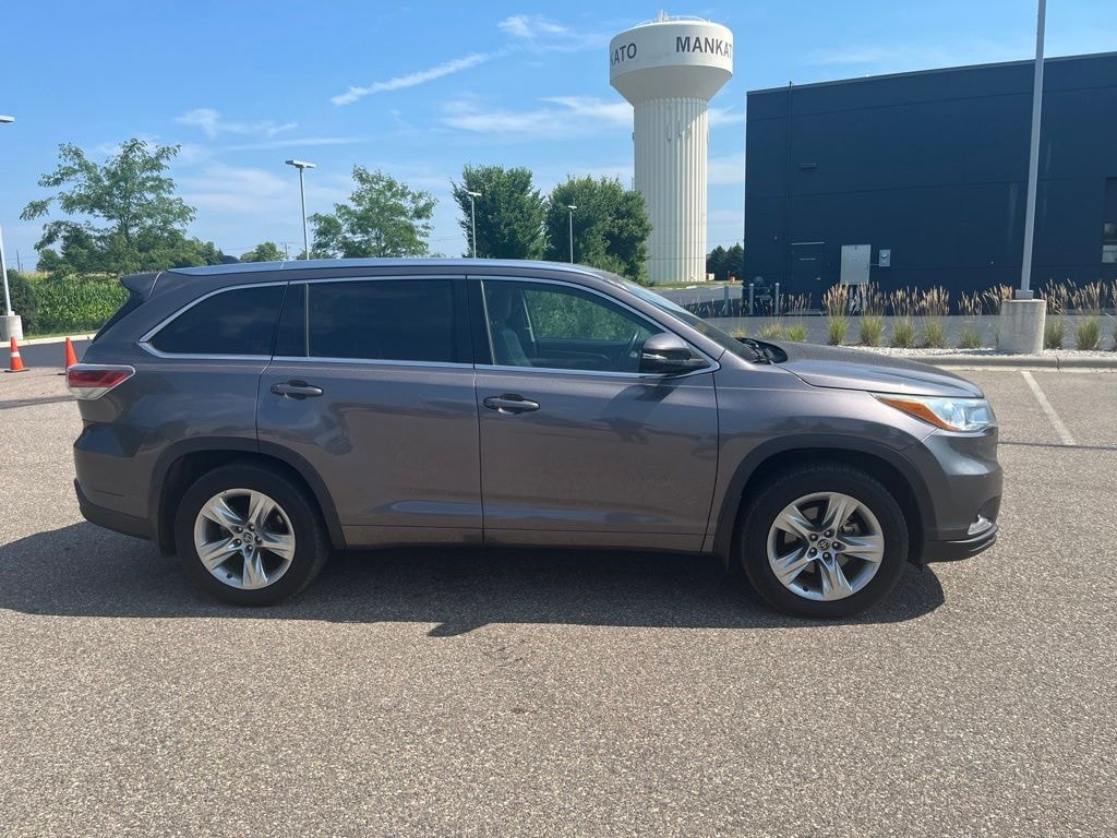 Used 2016 Toyota Highlander Limited SUV