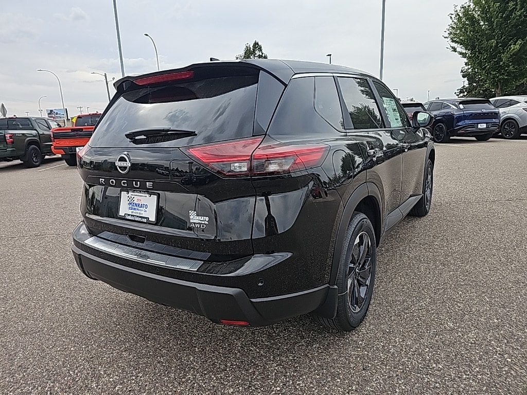 New 2026 Nissan Rogue SV SUV