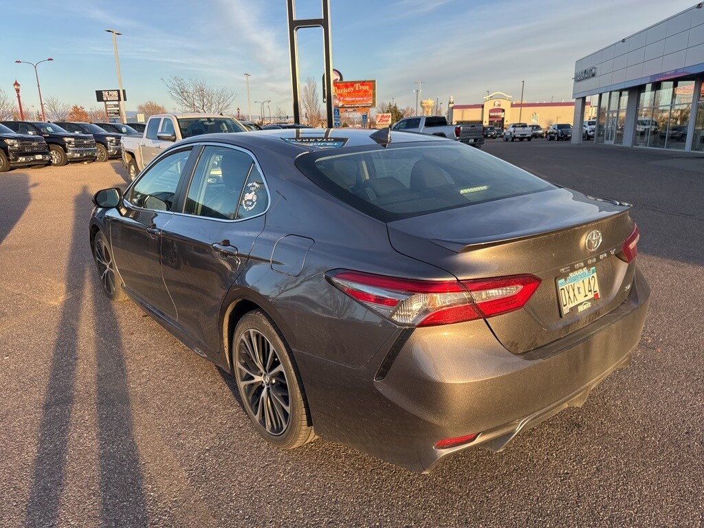 Used 2019 Toyota Camry SE Sedan