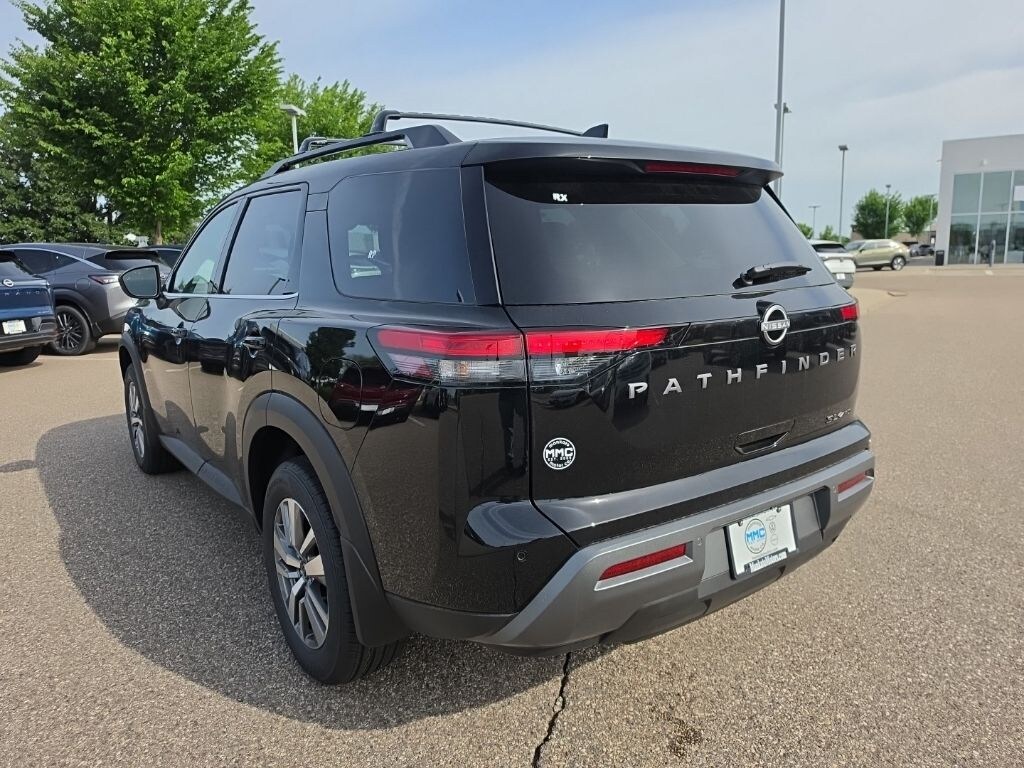 New 2026 Nissan Pathfinder SL SUV