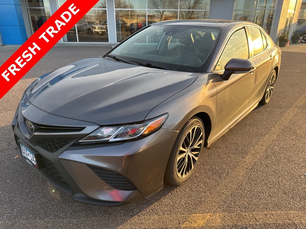 Used 2019 Toyota Camry SE Sedan