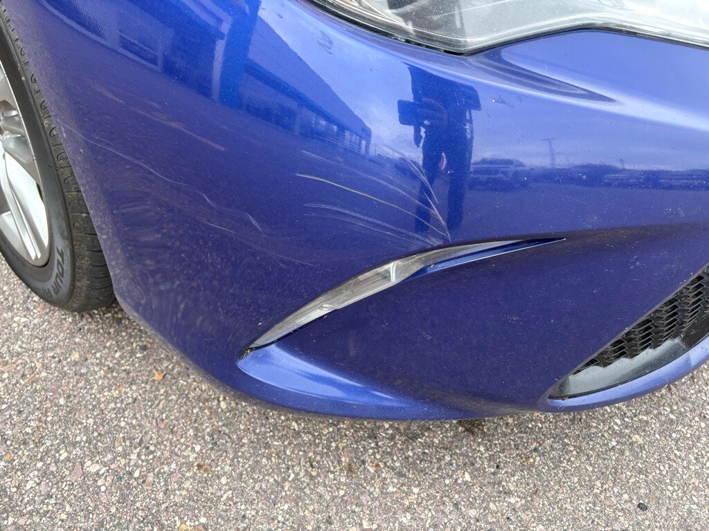 2015 Toyota Camry XLE photo 3