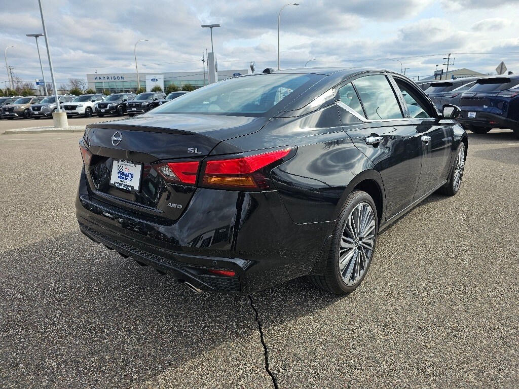2025 Nissan Altima 2.5 SL photo 2