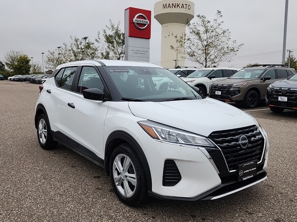 2024 Nissan Kicks S photo 2