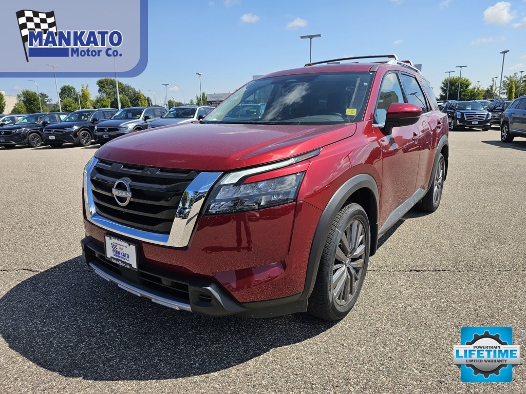 2025 Nissan Pathfinder SL