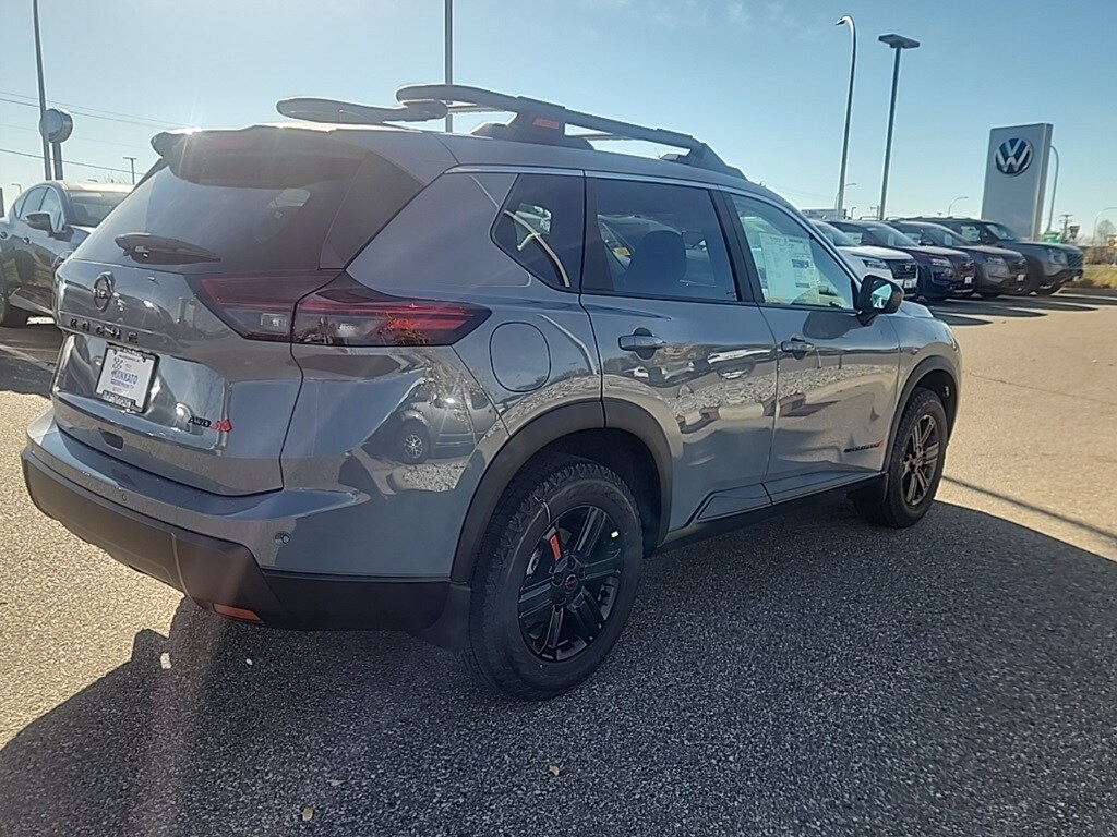 2026 Nissan Rogue SV photo 2