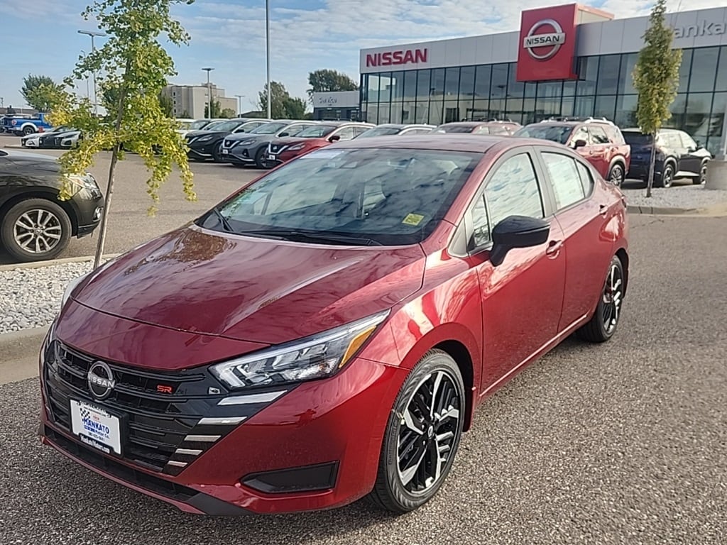 New 2025 Nissan Versa 1.6 SR Sedan