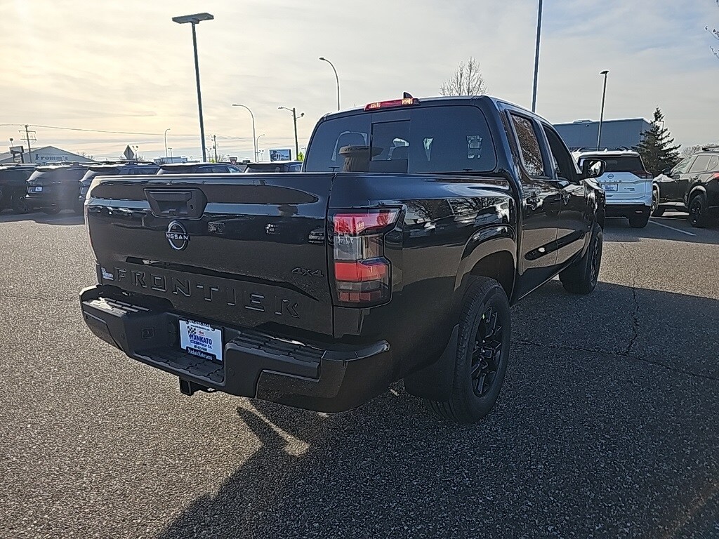 2026 Nissan Frontier SV photo 3