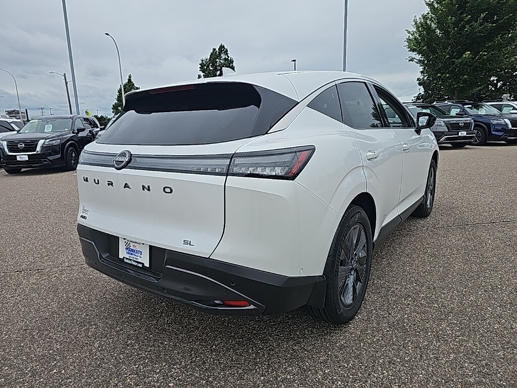 2025 Nissan Murano SL photo 2