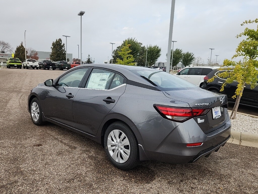 2025 Nissan Sentra S photo 2